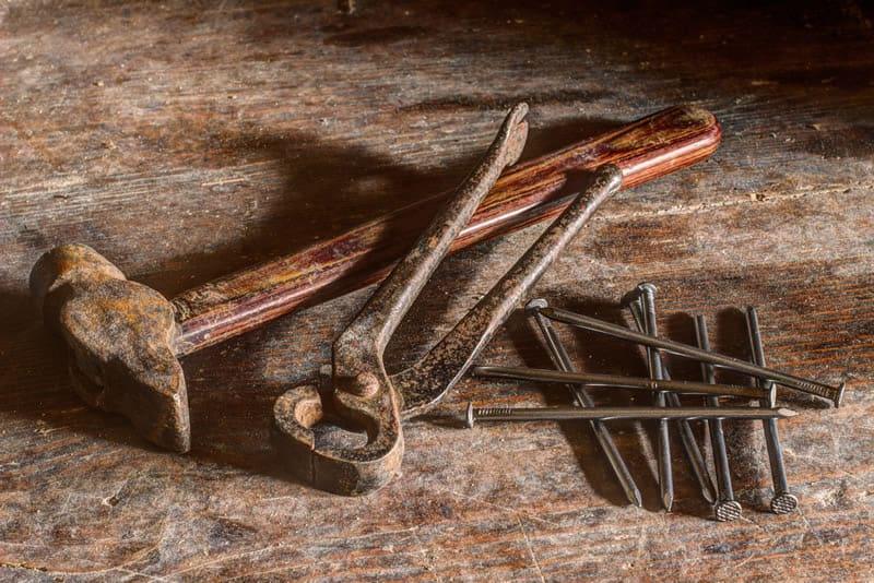 Rusty tools? How to clean rusty tools and keep them rust-free! - Jenolite